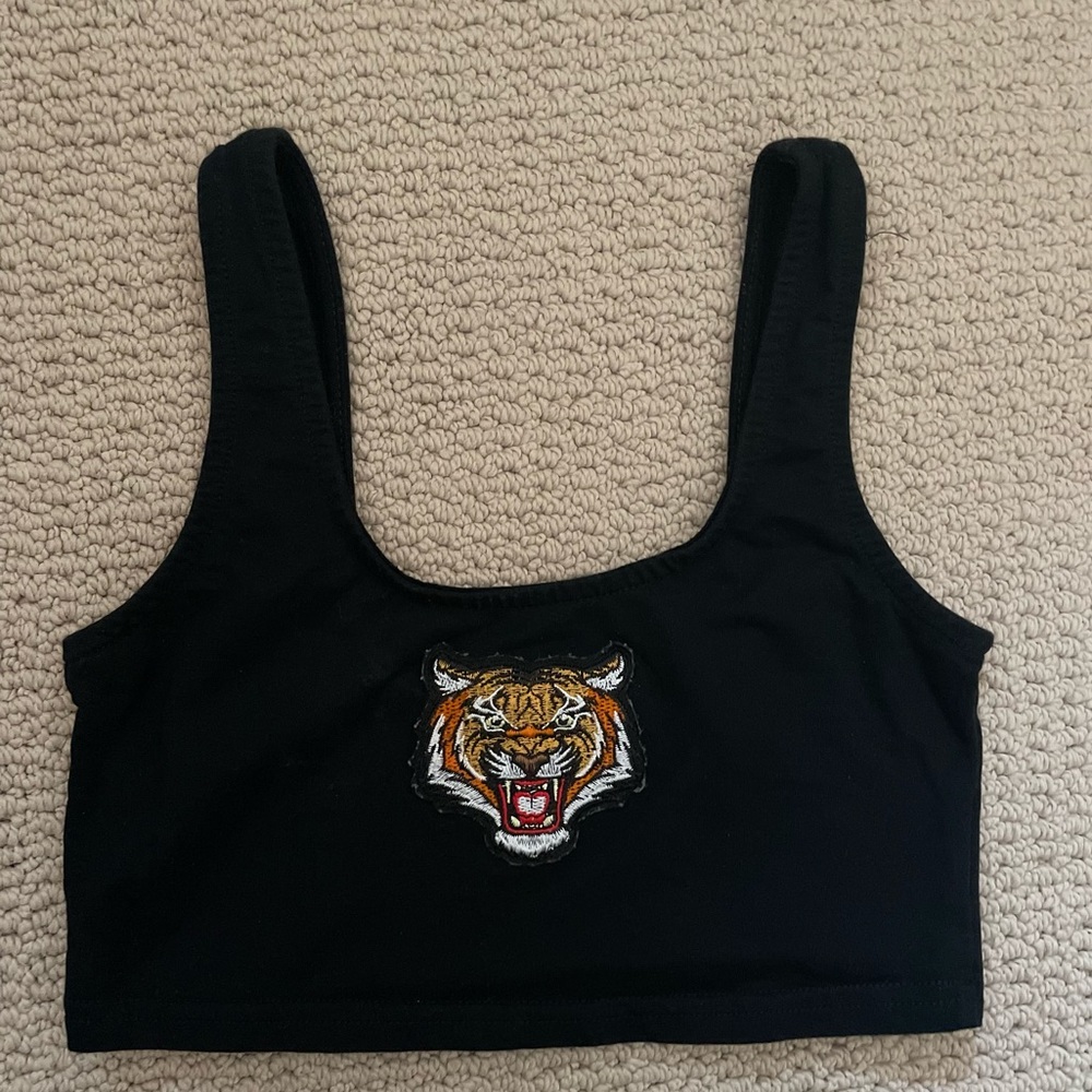 Adika tiger crop top